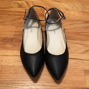 C.Label Black Snakeskin Flats Size 6W